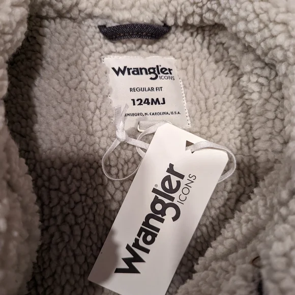 Wrangler Sherpa-Lined Denim Jacket - Picture 10 of 10